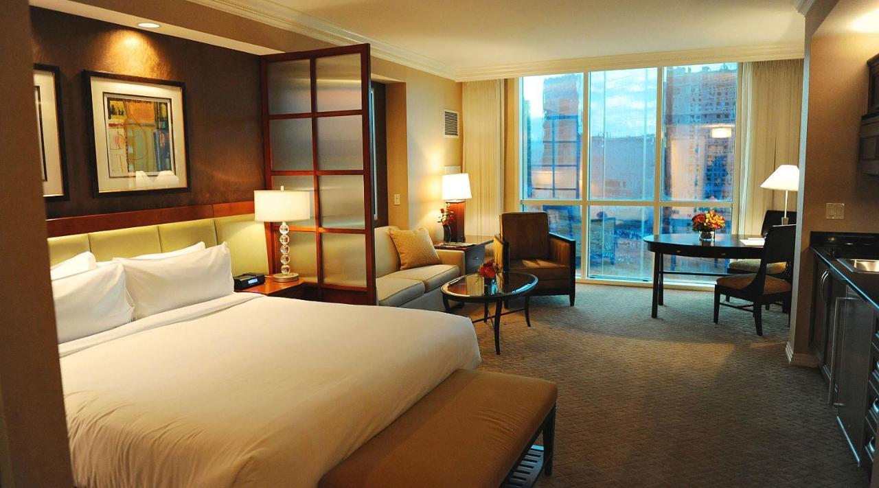 Mgm Signature Ph 30Th Floor Deluxe Studio Apartment Strip Facing With Balcony ラスベガス エクステリア 写真