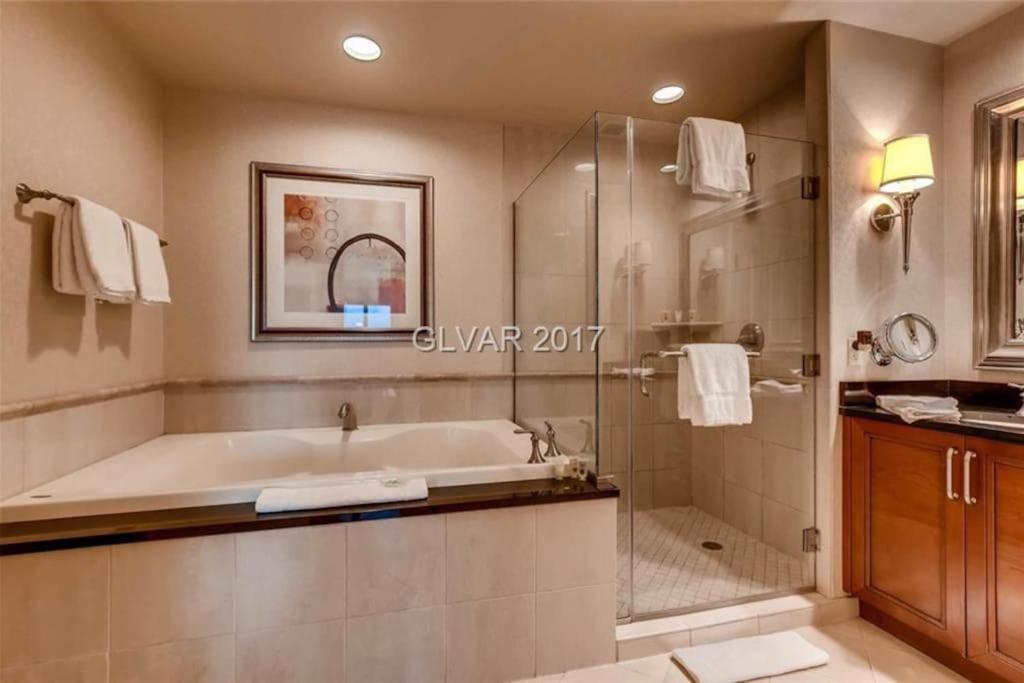 Mgm Signature Ph 30Th Floor Deluxe Studio Apartment Strip Facing With Balcony ラスベガス エクステリア 写真